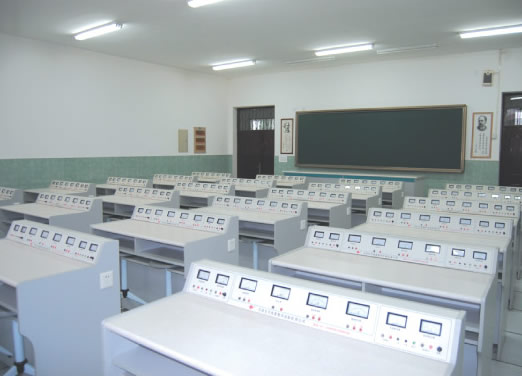 <b>中學(xué)物理教學(xué)用設(shè)備</b>